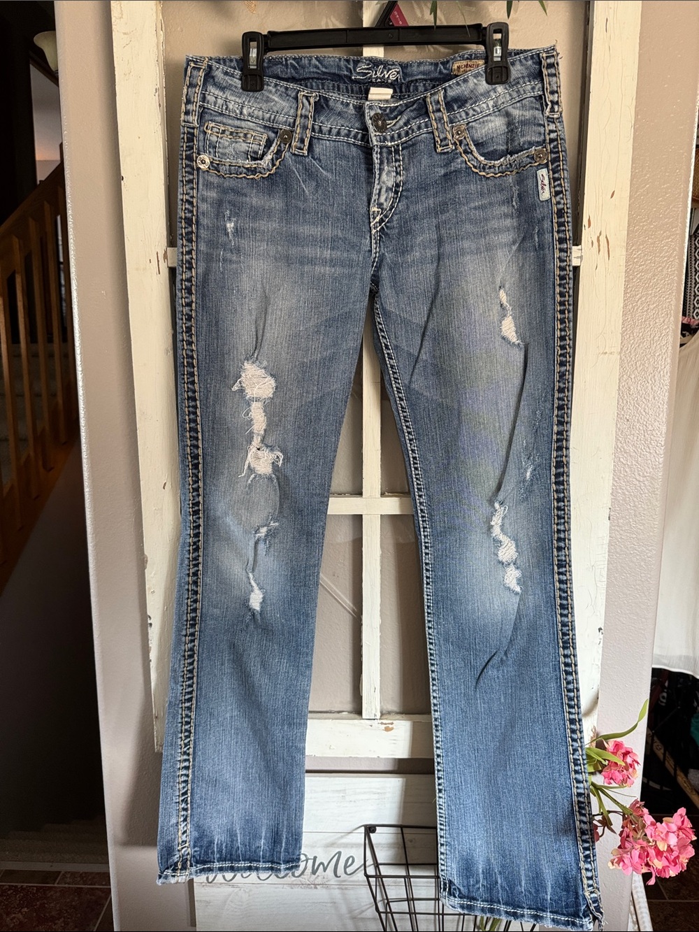 Silver brand Light Blue Distressed McKenzie Slim boot cut, low rise jeans!